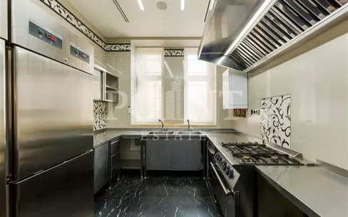 5-КОМН. КВАРТИРА С ОТДЕЛКОЙ 246 М² НА 3 ЭТАЖЕ
