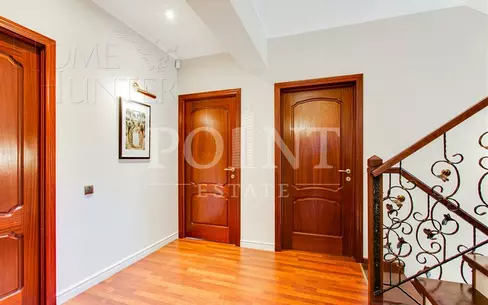 3-этажный коттедж 450 м² с отделкой