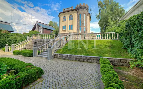 3-этажный коттедж 110 м² без отделки