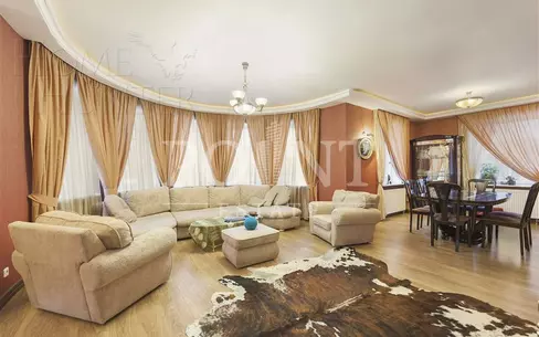 2-этажный коттедж 700 м² с отделкой