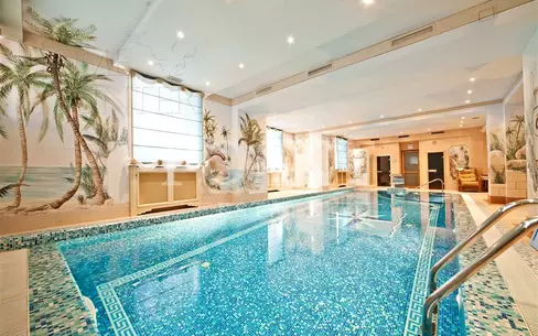 3-этажный коттедж 2 800 м² с отделкой