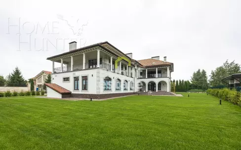 2-этажный коттедж 1 300 м² без отделки