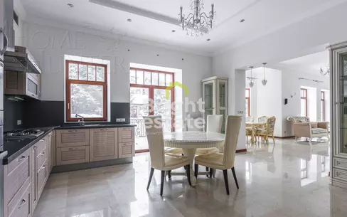 2-этажный коттедж 1 378 м² с отделкой
