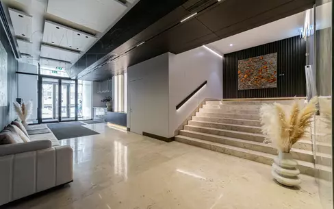 5-КОМН. КВАРТИРА С ОТДЕЛКОЙ 145 М² НА 3 ЭТАЖЕ