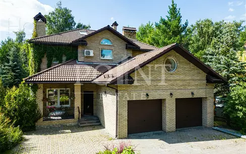 2-этажный коттедж 300 м² с отделкой