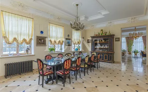 3-этажный коттедж 780 м² с отделкой