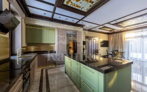 2-этажный коттедж 1 800 м² с отделкой