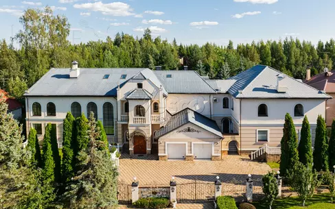 2-этажный коттедж 1 250 м² с отделкой