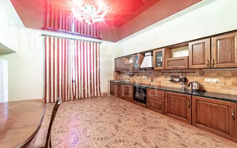4-КОМН. КВАРТИРА С ОТДЕЛКОЙ 190 М² НА 1 ЭТАЖЕ