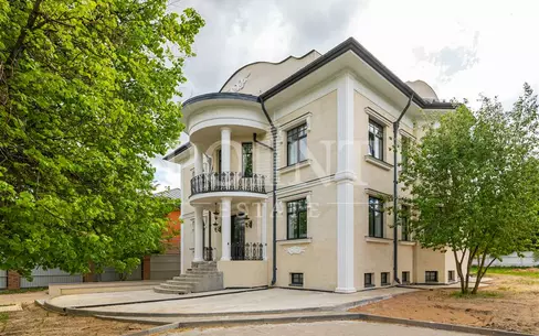2-этажный коттедж 931.2 м² с отделкой