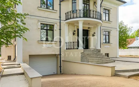 2-этажный коттедж 931.2 м² с отделкой