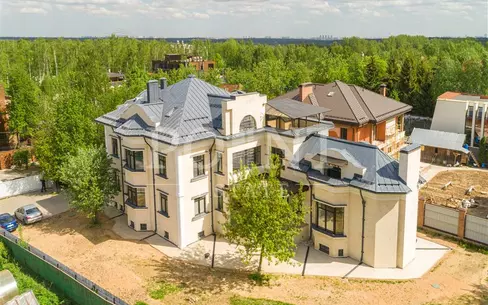 2-этажный коттедж 931.2 м² с отделкой