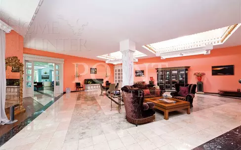 2-этажный коттедж 1 100 м² с отделкой