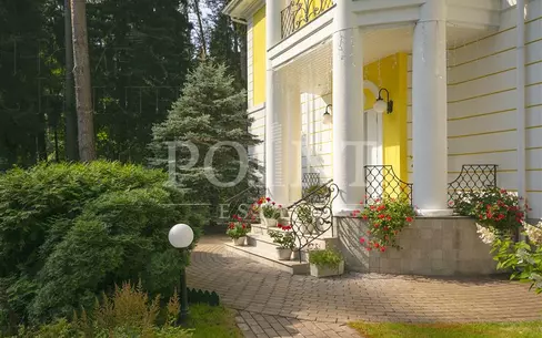 2-этажный коттедж 500 м² с отделкой