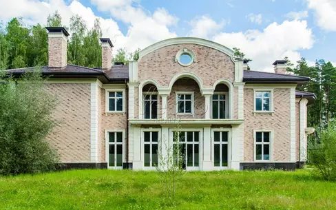 2-этажный коттедж 1 289 м² без отделки