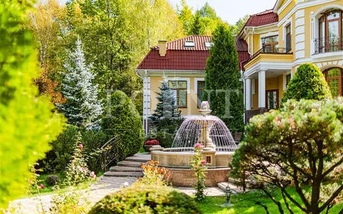 2-этажный коттедж 1 100 м² с отделкой
