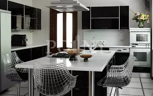 2-этажный коттедж 1 100 м² с отделкой