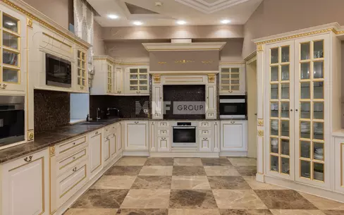 2-этажный коттедж 1 400 м² с отделкой