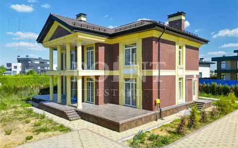 2-этажный коттедж 900 м² с отделкой