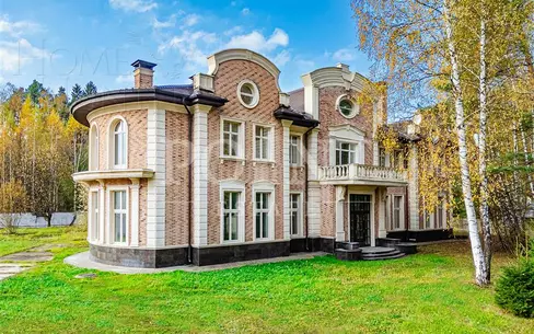 2-этажный коттедж 1 289 м² без отделки
