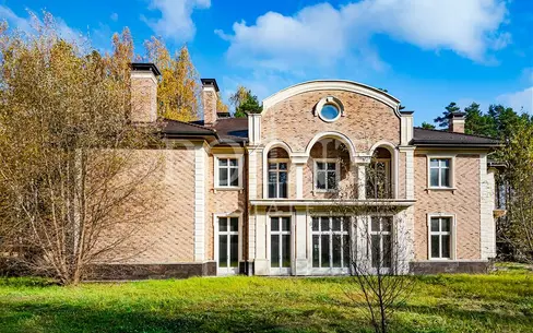 2-этажный коттедж 1 289 м² без отделки