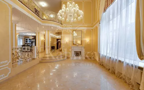 3-этажный коттедж 700 м² с отделкой