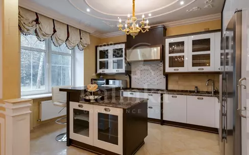 3-этажный коттедж 700 м² с отделкой