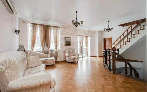 2-этажный коттедж 550 м² с отделкой