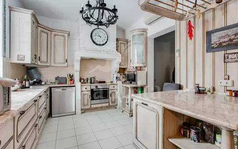 2-этажный коттедж 550 м² с отделкой