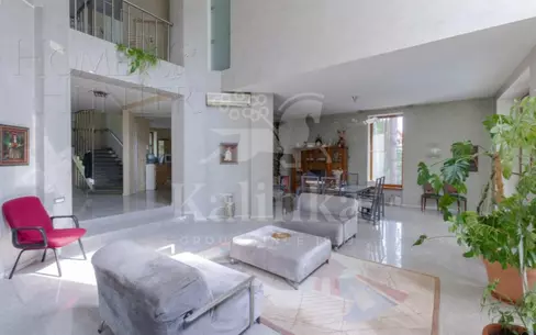 2-этажный коттедж 600 м² с отделкой