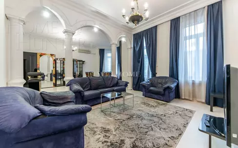 4-комн. кв., 156 м², 4/8 этаж
