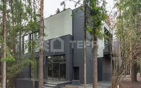 2-этажный коттедж 1 050 м² без отделки