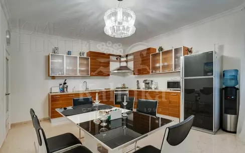 2-этажный коттедж 700 м² с отделкой