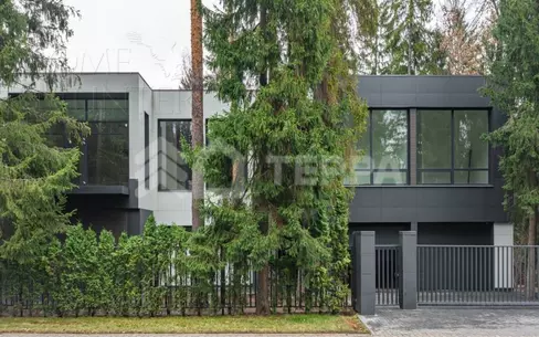 2-этажный коттедж 1 050 м² без отделки