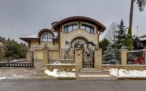 2-этажный коттедж 880 м² с отделкой