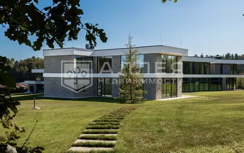 2-этажный коттедж 1 873.5 м² с отделкой