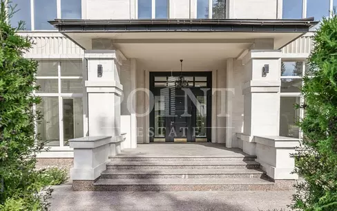 2-этажный коттедж 700 м² с отделкой
