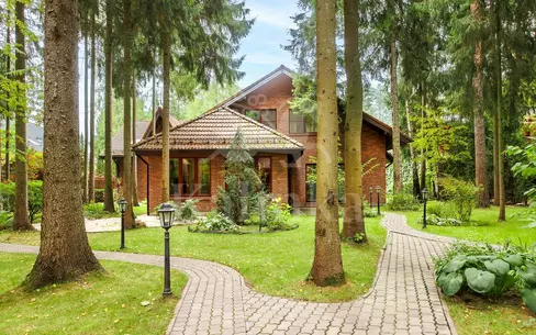 2-этажный коттедж 398.2 м² с отделкой