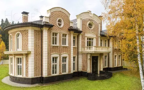 2-этажный коттедж 1 289 м² без отделки