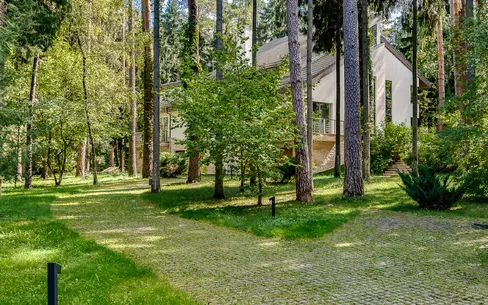 2-этажный коттедж 890 м² с отделкой