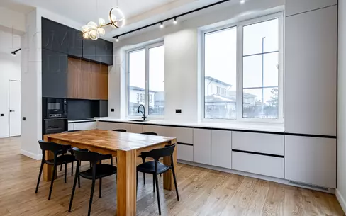 2-этажный коттедж 260 м² с отделкой