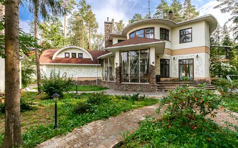 2-этажный коттедж 850 м² с отделкой