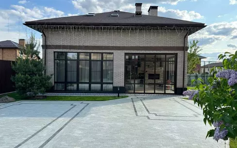 2-этажный коттедж 700 м² с отделкой