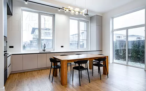 2-этажный коттедж 260 м² с отделкой