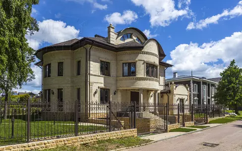 2-этажный коттедж 500 м² без отделки