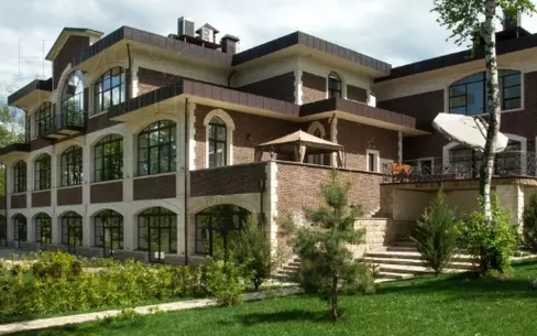 2-этажный коттедж 3 550 м² с отделкой