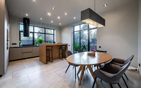2-этажный коттедж 450 м² с отделкой