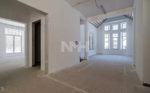 2-этажный коттедж 1 660 м² без отделки