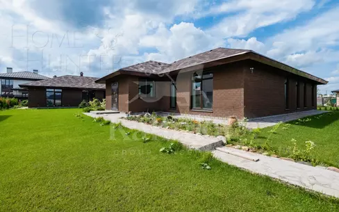 1-этажный коттедж 520.9 м² без отделки