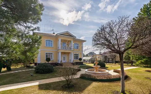 2-этажный коттедж 450 м² с отделкой